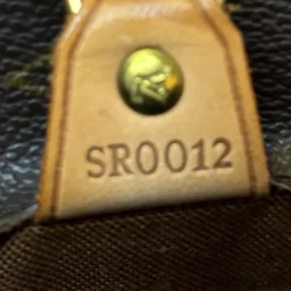 Louis Vuitton Vavin GM Shoulder Bag - Picture 8 of 9